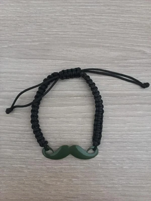 Bracelet Réglable Macramé "Moustache Verte"